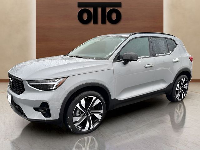 2025 Volvo XC40 Ultra Dark Theme