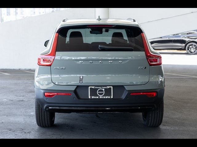 2025 Volvo XC40 Ultra Dark Theme