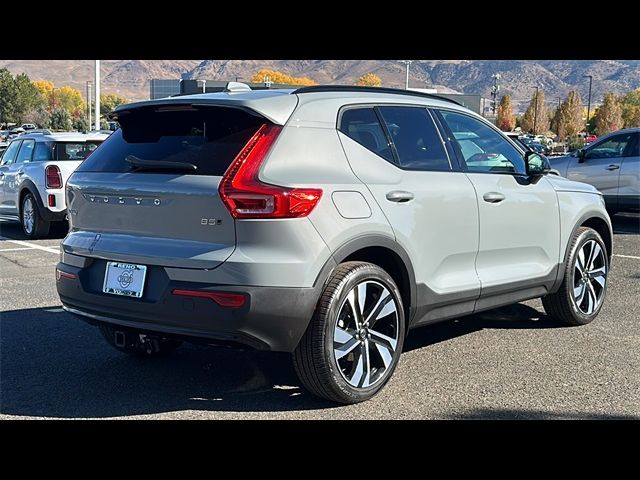 2025 Volvo XC40 Ultra Dark Theme