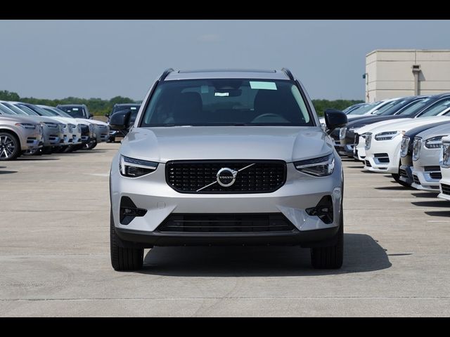 2025 Volvo XC40 Ultra Dark Theme