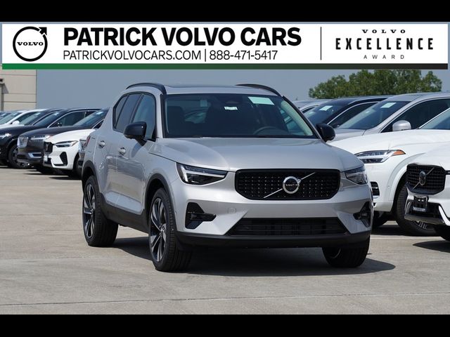 2025 Volvo XC40 Ultra Dark Theme