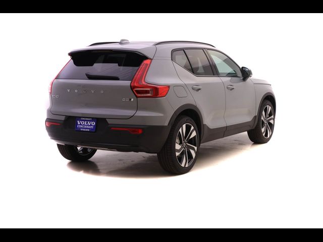 2025 Volvo XC40 Ultra Dark Theme