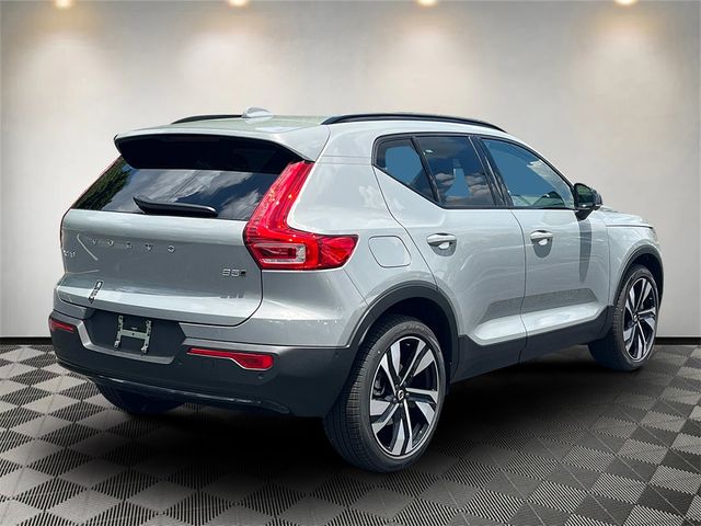 2025 Volvo XC40 Ultra Dark Theme