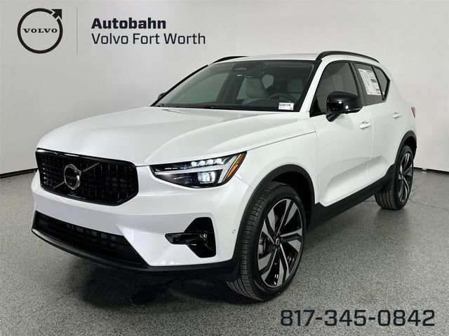 2025 Volvo XC40 Ultra Dark Theme