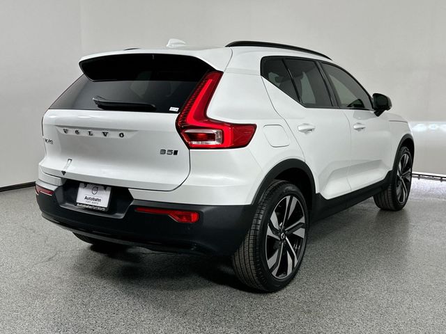 2025 Volvo XC40 Ultra Dark Theme