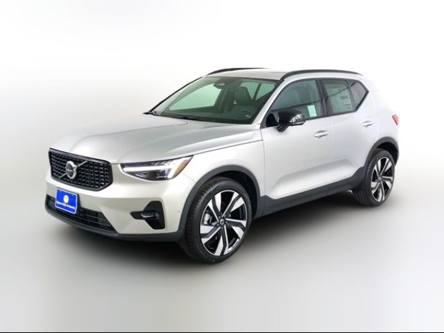 2025 Volvo XC40 Ultra Dark Theme