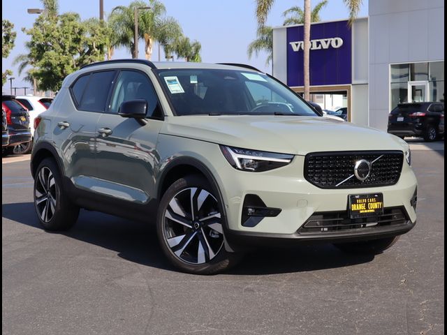 2025 Volvo XC40 Ultra Dark Theme