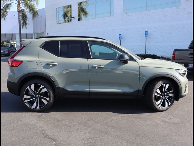 2025 Volvo XC40 Ultra Dark Theme