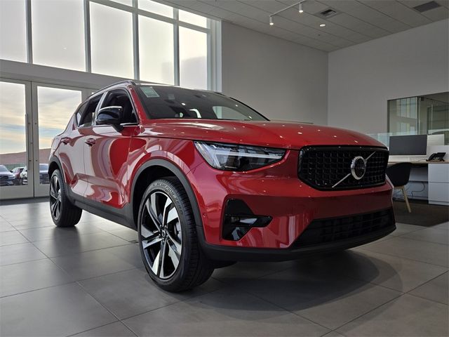 2025 Volvo XC40 Ultra Dark Theme