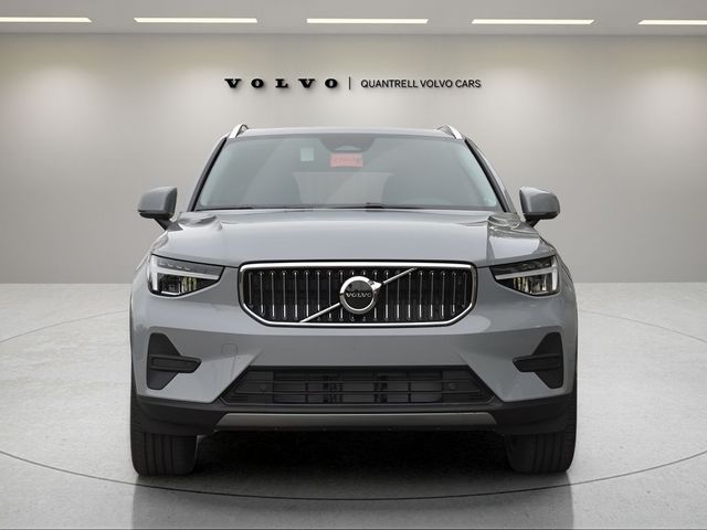 2025 Volvo XC40 Core Bright Theme