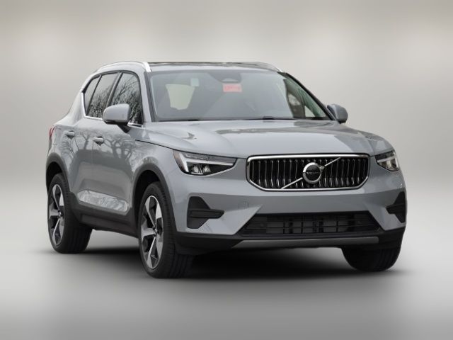 2025 Volvo XC40 Core Bright Theme