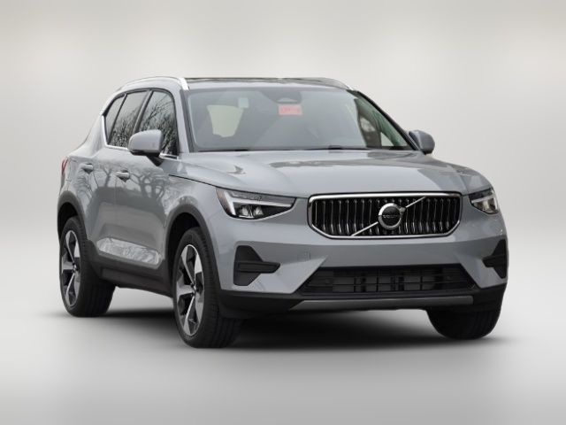 2025 Volvo XC40 Core Bright Theme