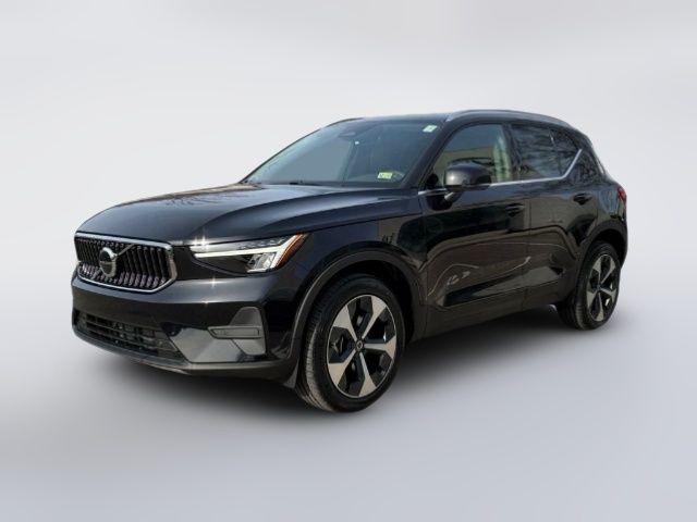 2025 Volvo XC40 Core Bright Theme