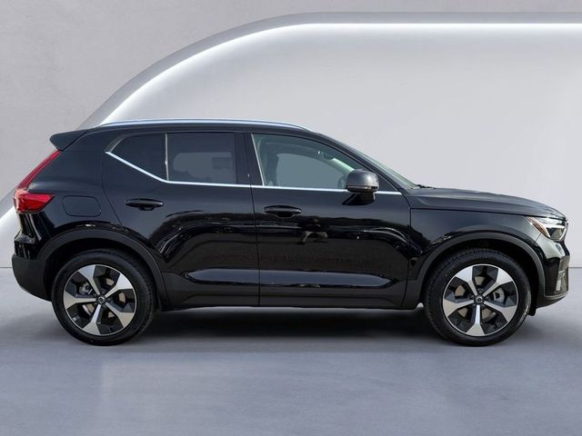 2025 Volvo XC40 Core Bright Theme