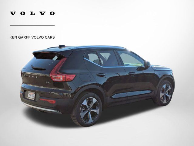 2025 Volvo XC40 Core Bright Theme