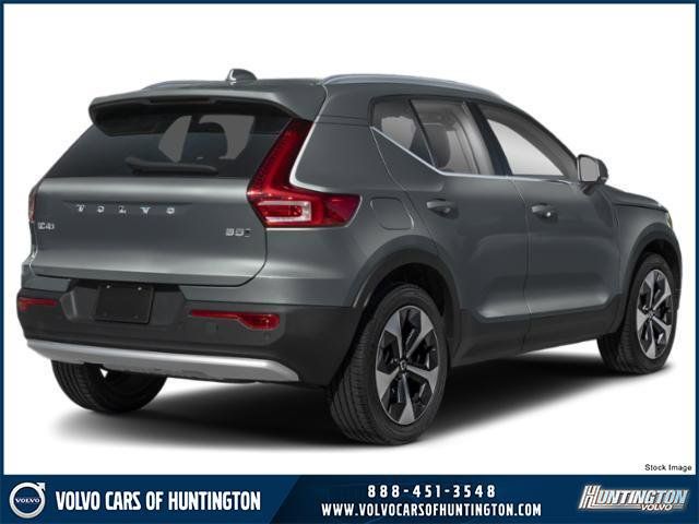 2025 Volvo XC40 Core Bright Theme