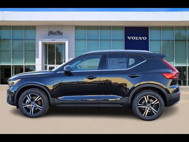 2025 Volvo XC40 Core Bright Theme