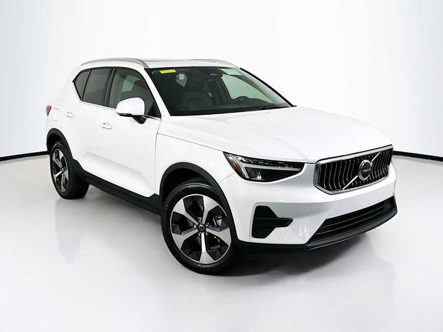 2025 Volvo XC40 Core Bright Theme