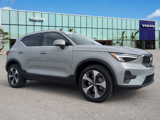 2025 Volvo XC40 Core Bright Theme