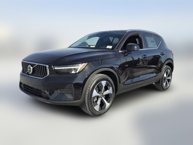 2025 Volvo XC40 Core Bright Theme