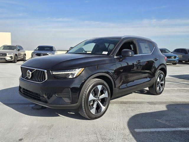 2025 Volvo XC40 Core Bright Theme