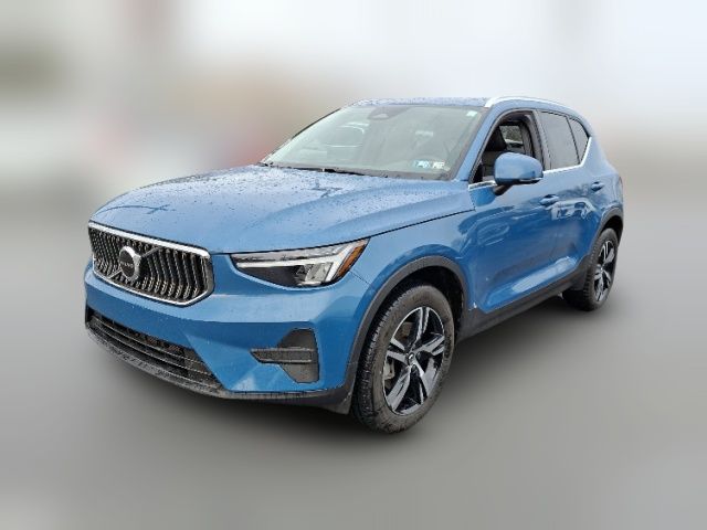 2025 Volvo XC40 Core Bright Theme