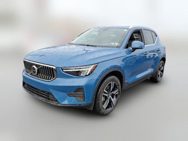 2025 Volvo XC40 Core Bright Theme