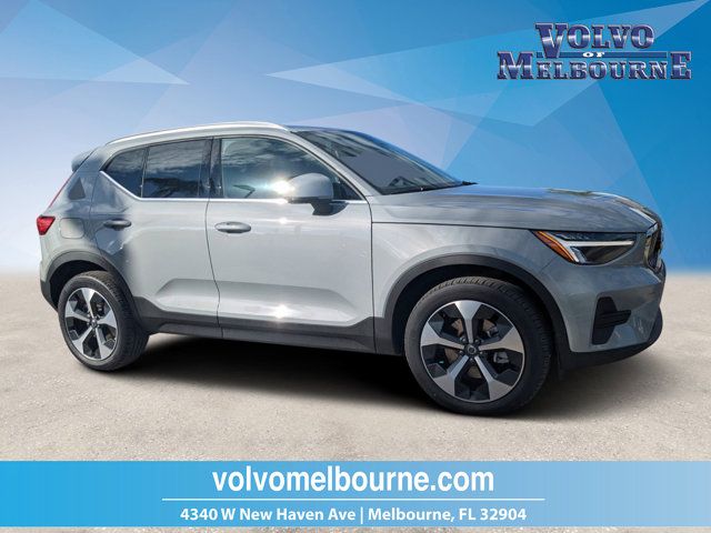 2025 Volvo XC40 Core Bright Theme