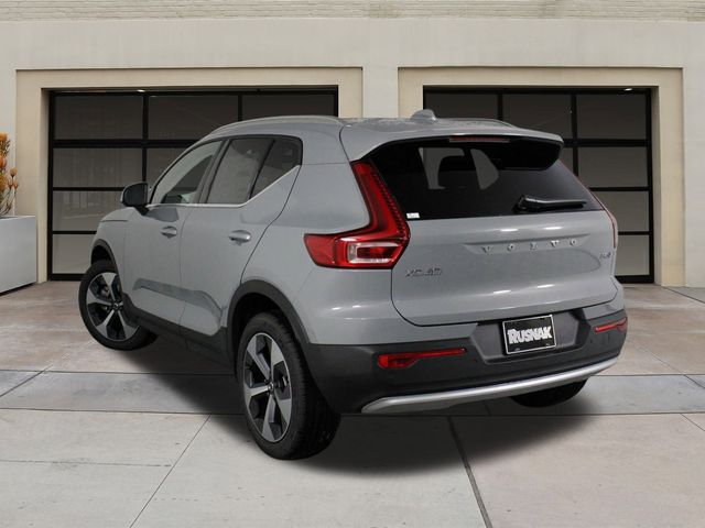 2025 Volvo XC40 Core Bright Theme