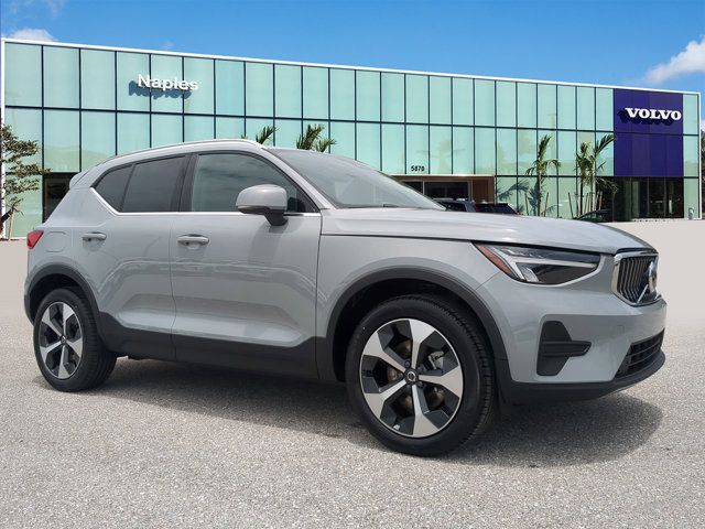 2025 Volvo XC40 Core Bright Theme