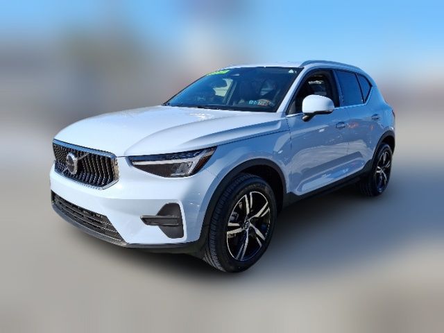 2025 Volvo XC40 Core Bright Theme