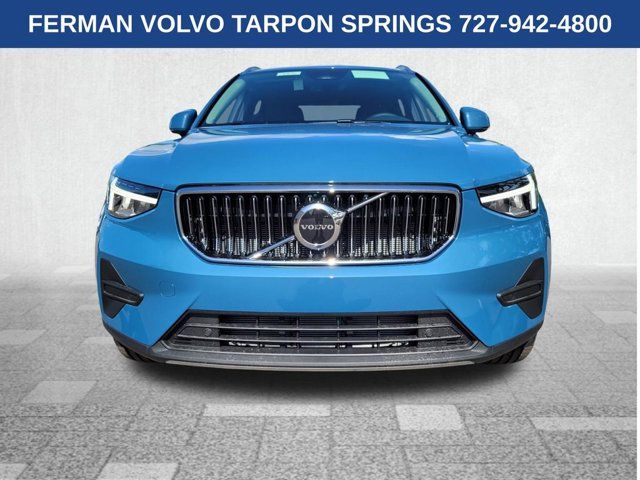 2025 Volvo XC40 Core Bright Theme