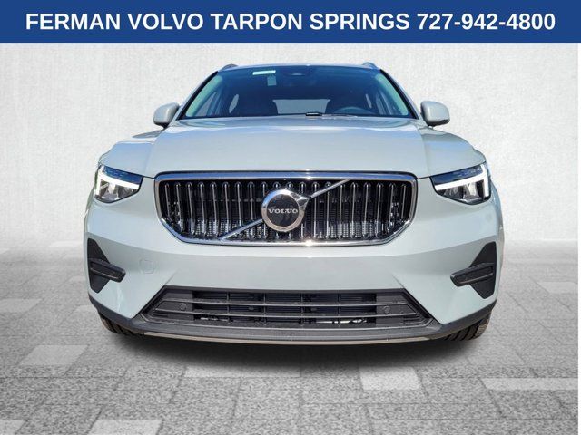 2025 Volvo XC40 Core Bright Theme