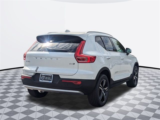 2025 Volvo XC40 Core Bright Theme