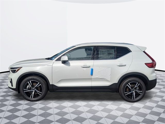 2025 Volvo XC40 Core Bright Theme