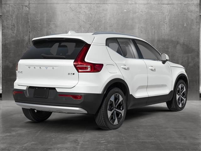 2025 Volvo XC40 Core Bright Theme