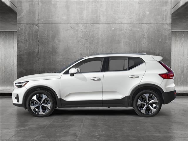 2025 Volvo XC40 Core Bright Theme