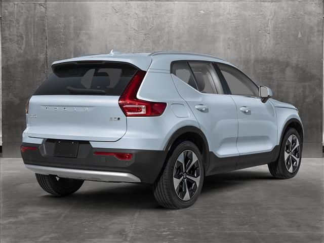 2025 Volvo XC40 Core Bright Theme