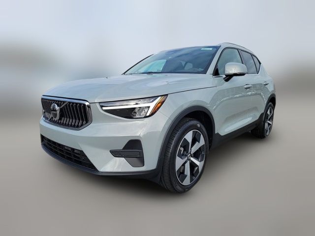 2025 Volvo XC40 Core Bright Theme