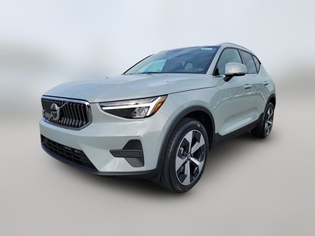 2025 Volvo XC40 Core Bright Theme