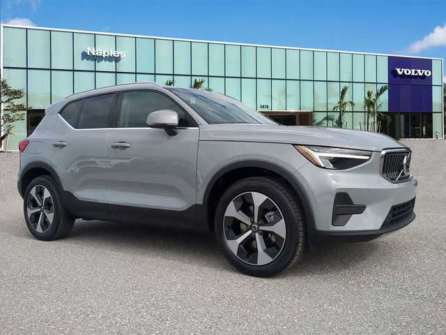 2025 Volvo XC40 Core Bright Theme