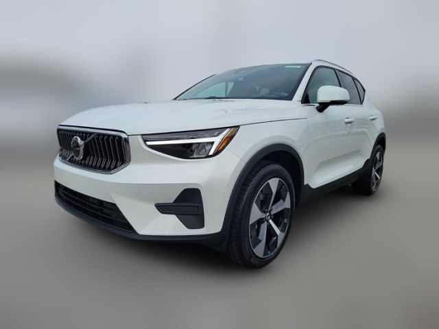 2025 Volvo XC40 Core Bright Theme