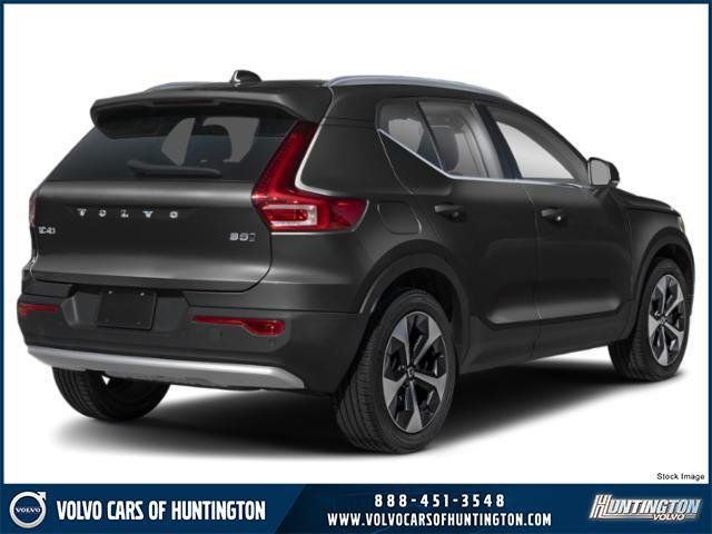 2025 Volvo XC40 Core Bright Theme