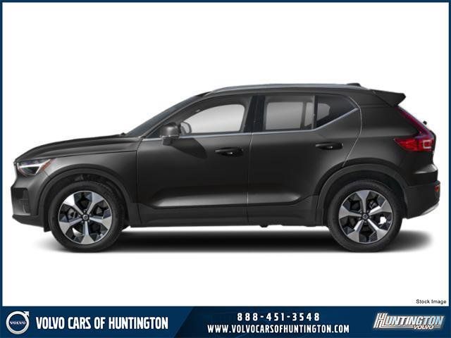 2025 Volvo XC40 Core Bright Theme