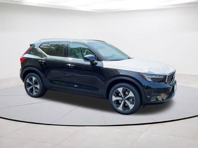 2025 Volvo XC40 Core Bright Theme