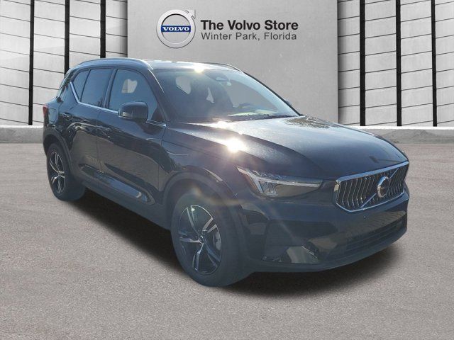 2025 Volvo XC40 Core Bright Theme