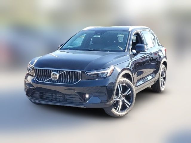 2025 Volvo XC40 Core Bright Theme