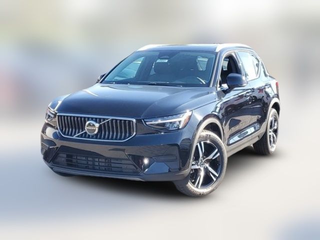 2025 Volvo XC40 Core Bright Theme