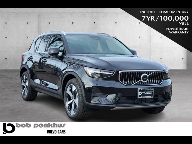 2025 Volvo XC40 Core Bright Theme