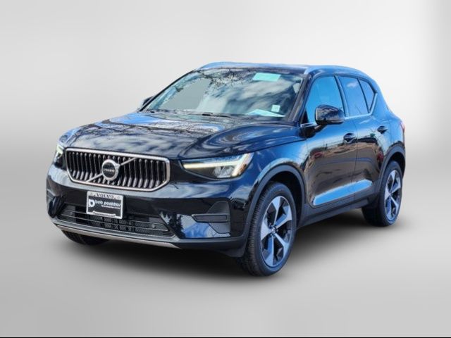 2025 Volvo XC40 Core Bright Theme